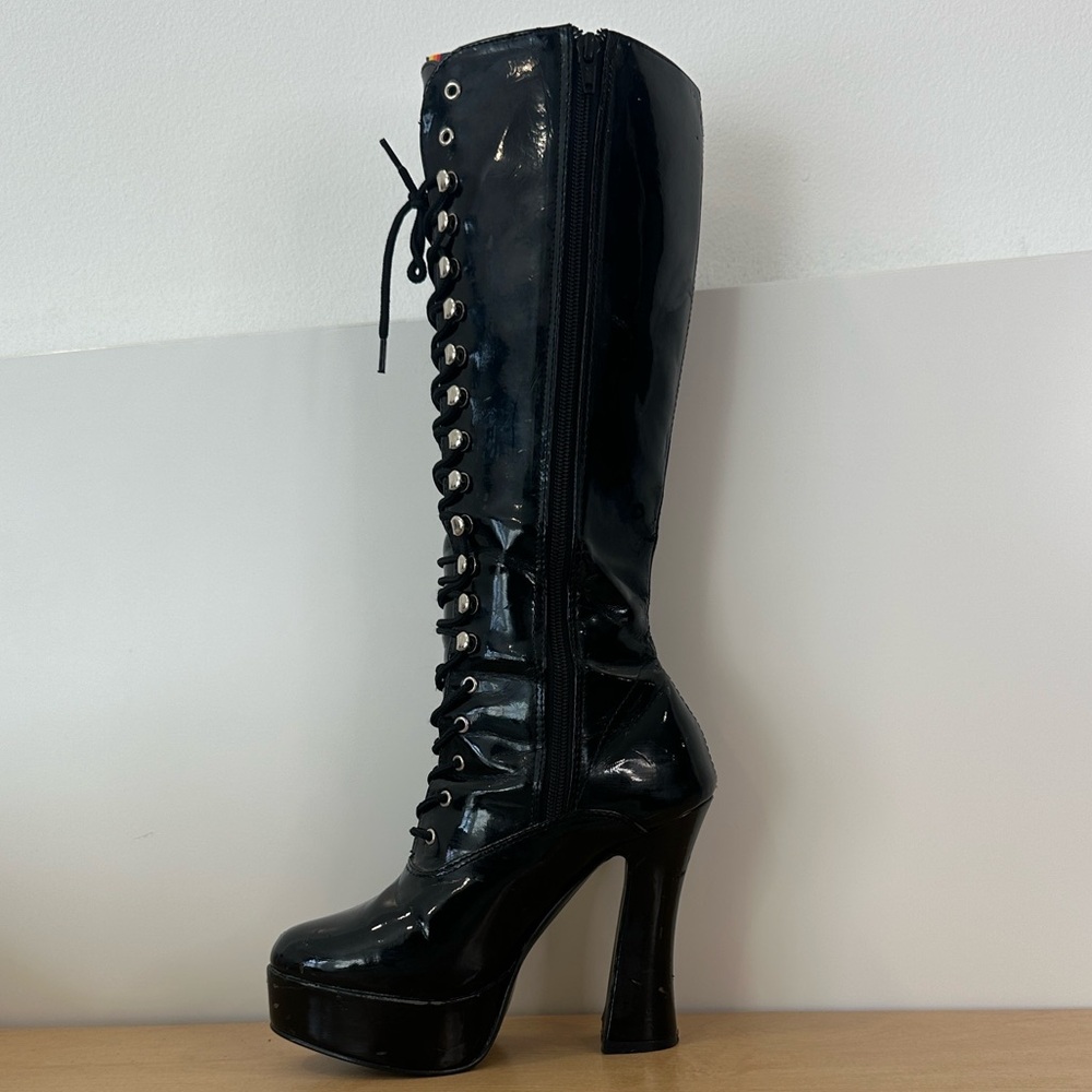Electra 2020 - lace up boots